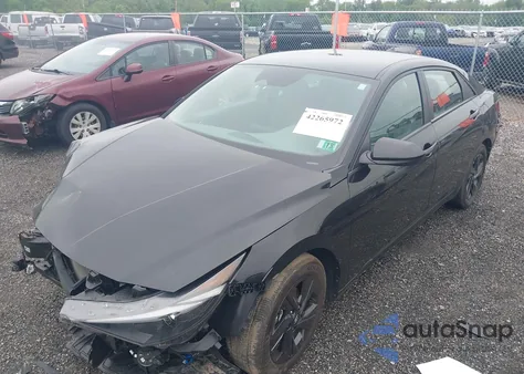 2023 Hyundai Elantra Sel z USA, uszkodzony, nr VIN 5NPLM4AG8PH112384